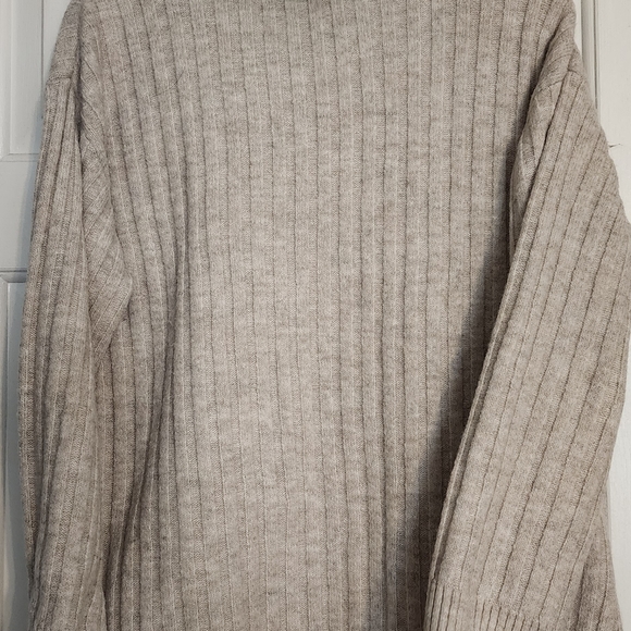 H&M Oversized Sweater/Roll Neck - Picture 3 of 5